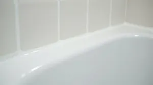 Wykończenie wanny przy ścianie